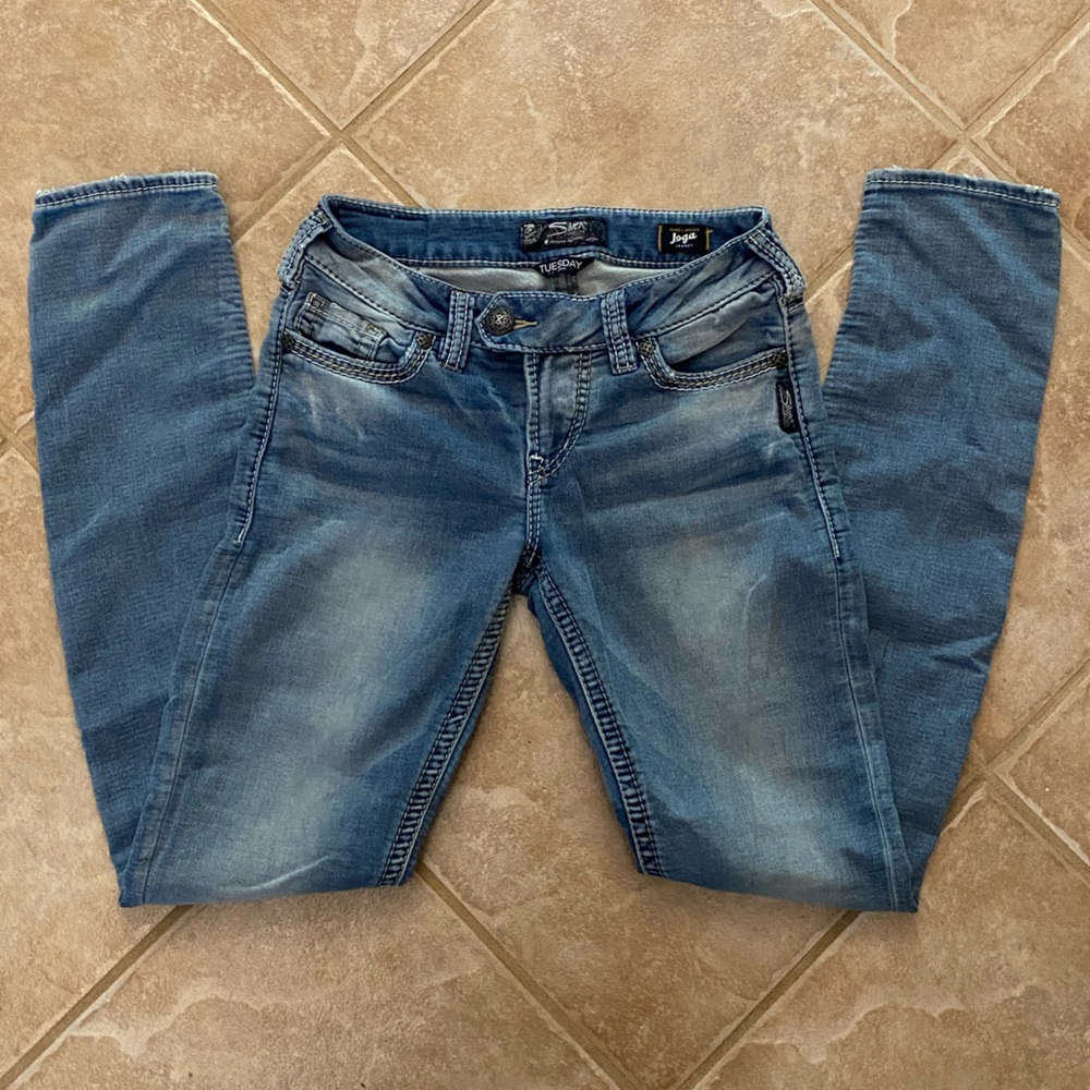 Silver Jeans Tuesday Low Skinny Joga Jeans Lighter Blue Wash Size W26 L31